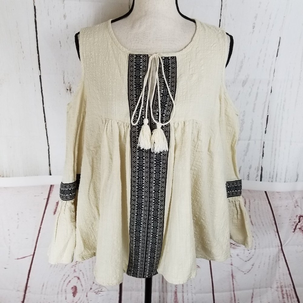 PPLA Clothing Cold Shoulder Top Sz L Cream